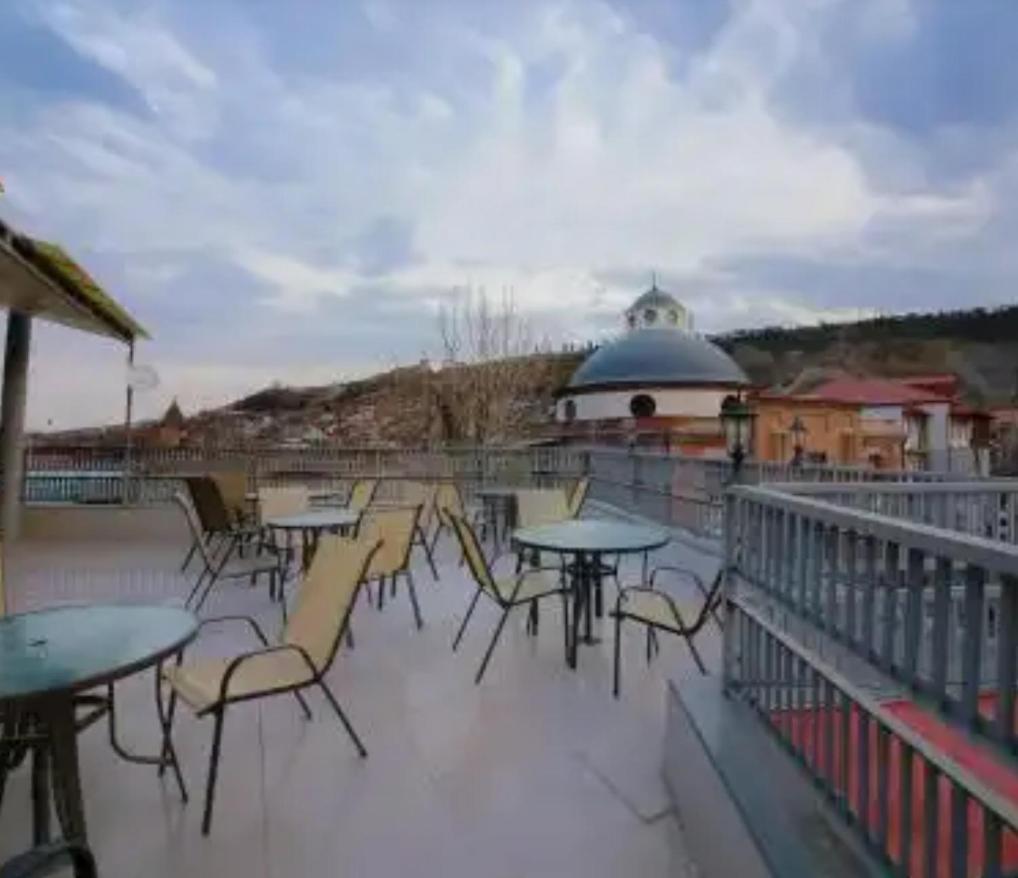 Royal Hotel Tbilisi Exterior foto